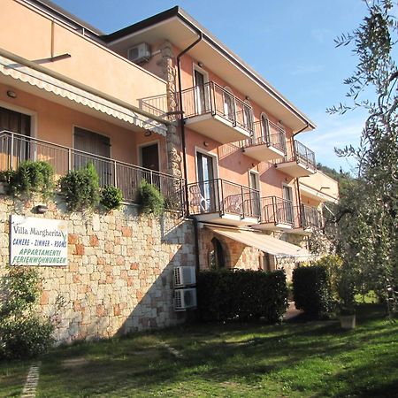 Residence Villa Margherita Brenzone sul Garda Exterior photo
