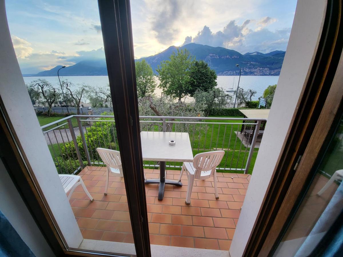 Residence Villa Margherita Brenzone sul Garda Exterior photo