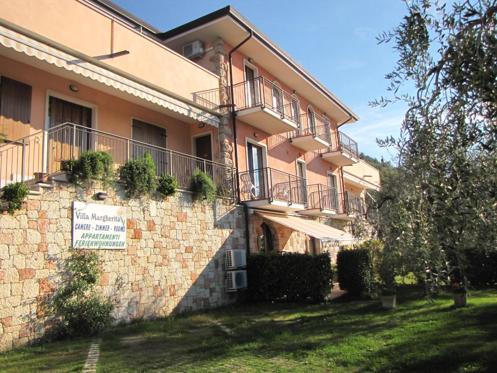 Residence Villa Margherita Brenzone sul Garda Exterior photo